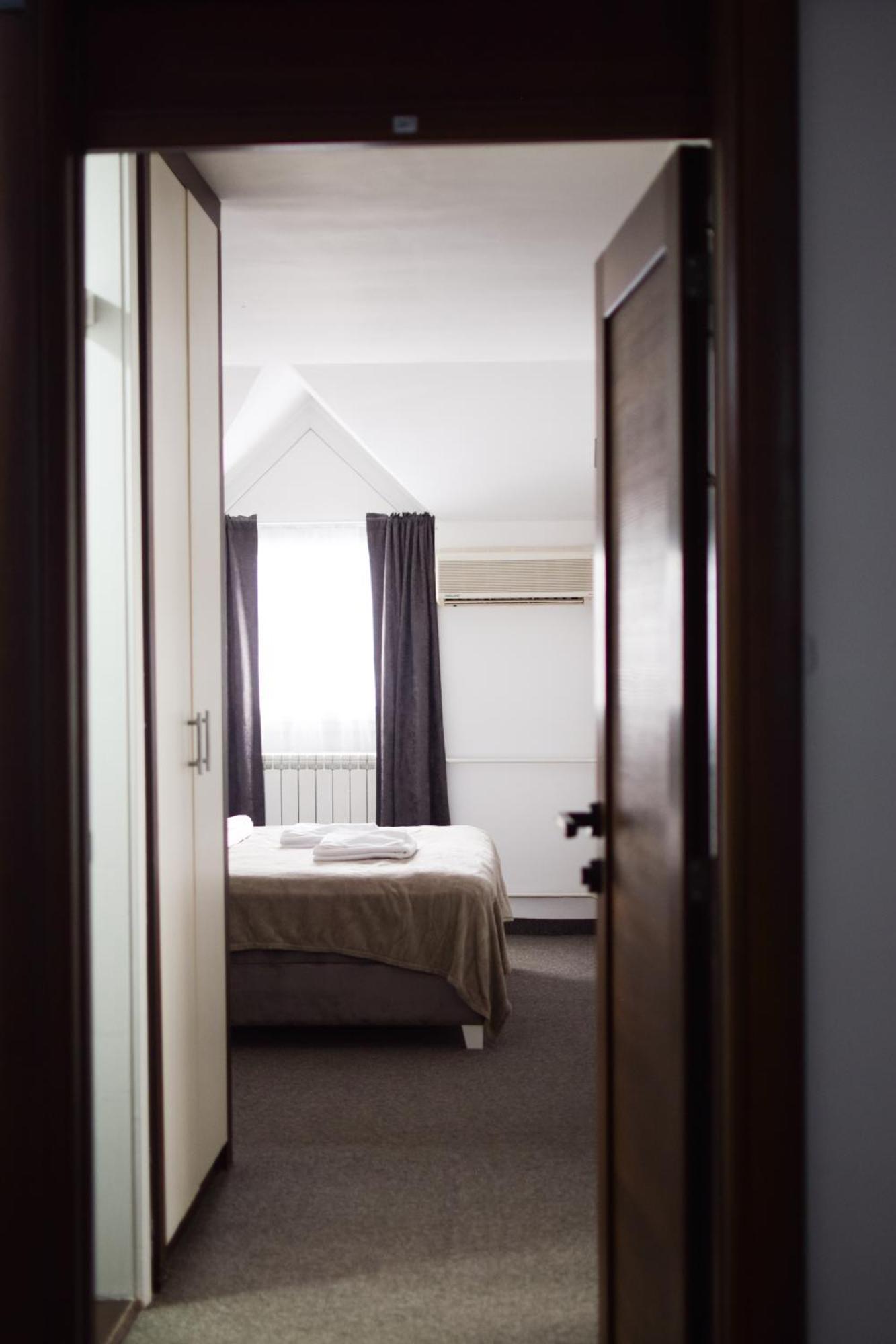 Hotel Tiski Cvet Novi Bečej Eksteriør billede